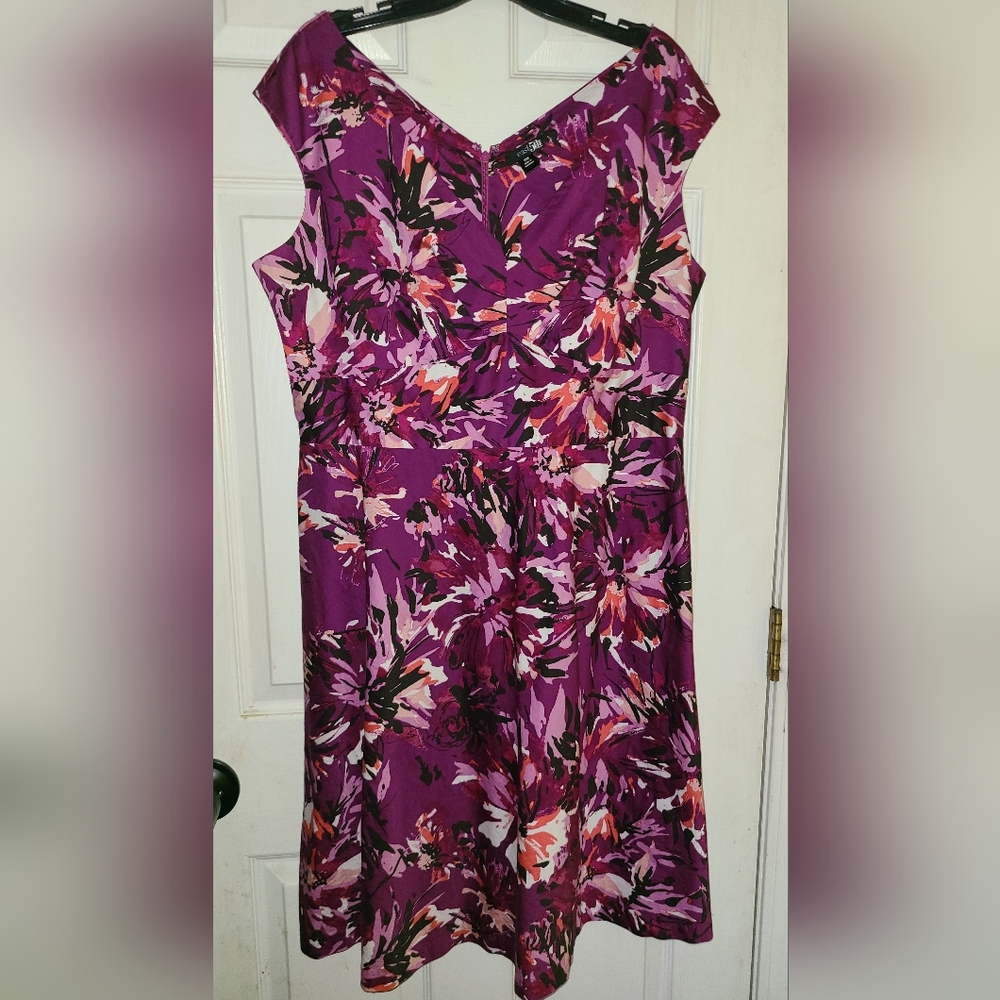 NWOT Beautiful Floral Dress Size 16W